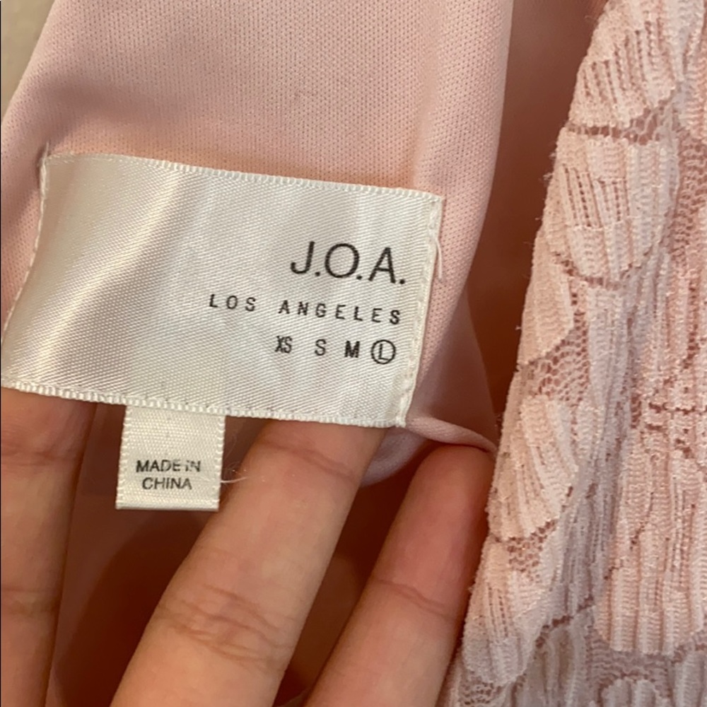 J.O. A. PINK LACE TANK. - Picture 3 of 3
